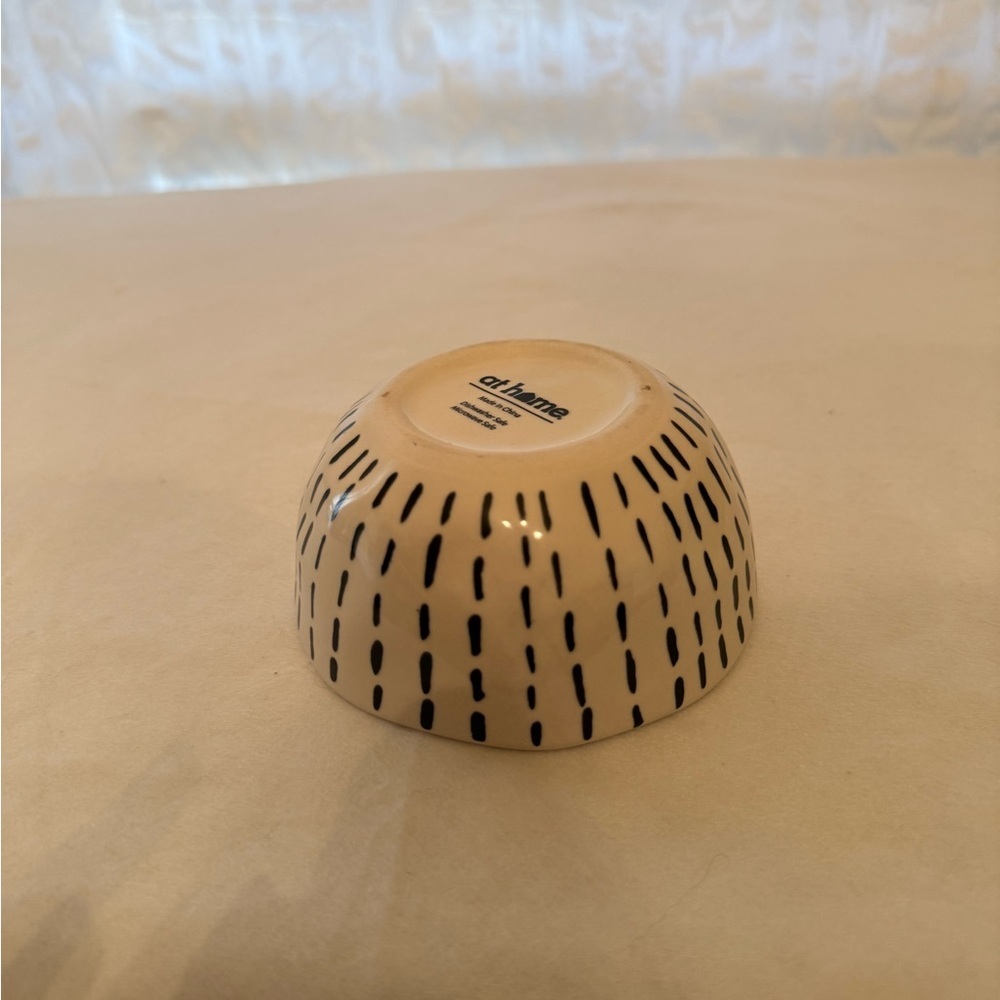 Modern Cream Ceramic Bowl - Picture 5 of 6